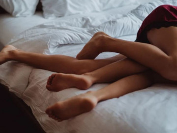 Chồng cứ tan sở là mất liên lạc, vợ kiểm tra vé gửi xe, sững sờ khi phát hiện sự thật