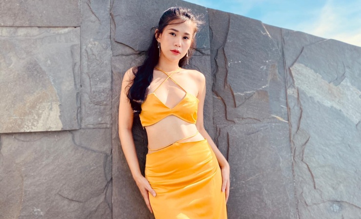 2 hot girl amp;#34;Thích Ăn Phởamp;#34;: Là phú bà giàu có, đóng phim bị cấm chiếu - 1