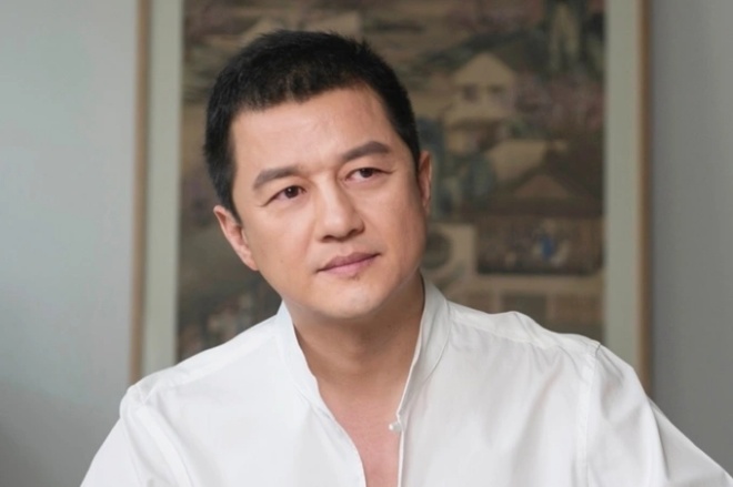 Lý Á Bằng ủng hộ tình yêu của vợ cũ và Tạ Đình Phong.