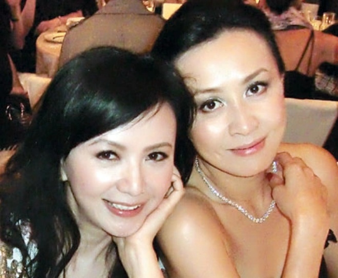 Họ từng là hảo tỷ muội thân thiết.