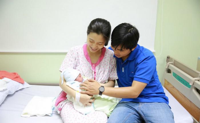 Lao động nam có vợ sinh con được đề xuất hưởng trợ cấp thai sản.