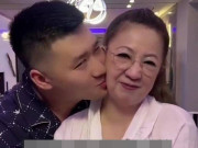 Tin tức - Chàng trai 28 tuổi quyết cưới vợ 50 tuổi bất chấp cả họ phản đối, kết hôn xong vợ tặng nhà lầu xe hơi