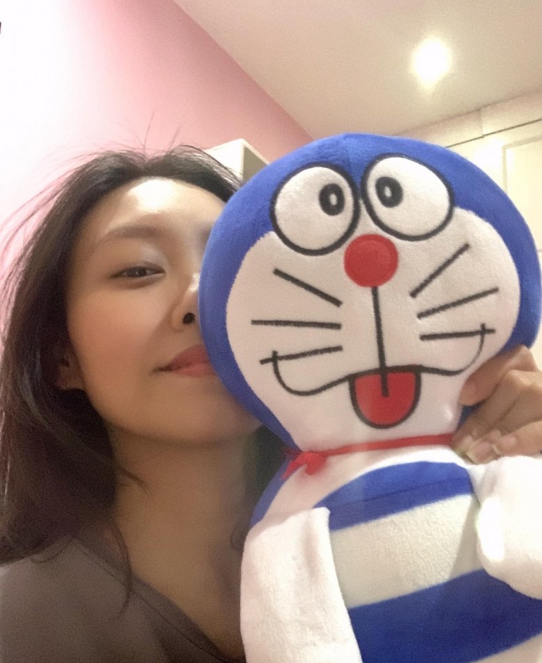 Vì bố mẹ đều yêu thích mèo máy Doraemon nên em bé chào đời được đặt tên là Do Raemon