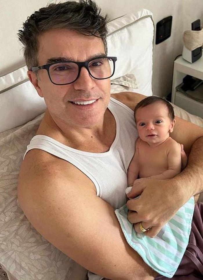 Nhiều lần thụ tinh ống nghiệm thất bại, người vợ 56 tuổi bỗng mang bầu tự nhiên và sinh con khỏe mạnh - 7