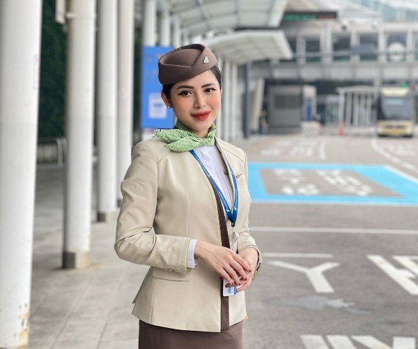 Tiếp viên hàng là một trong những nghề có mức thu nhập đáng mơ ước.