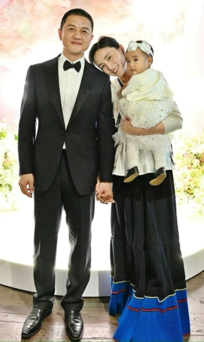 Lý Á Bằng và Kim Hỷ cãi nhau vì con gái.