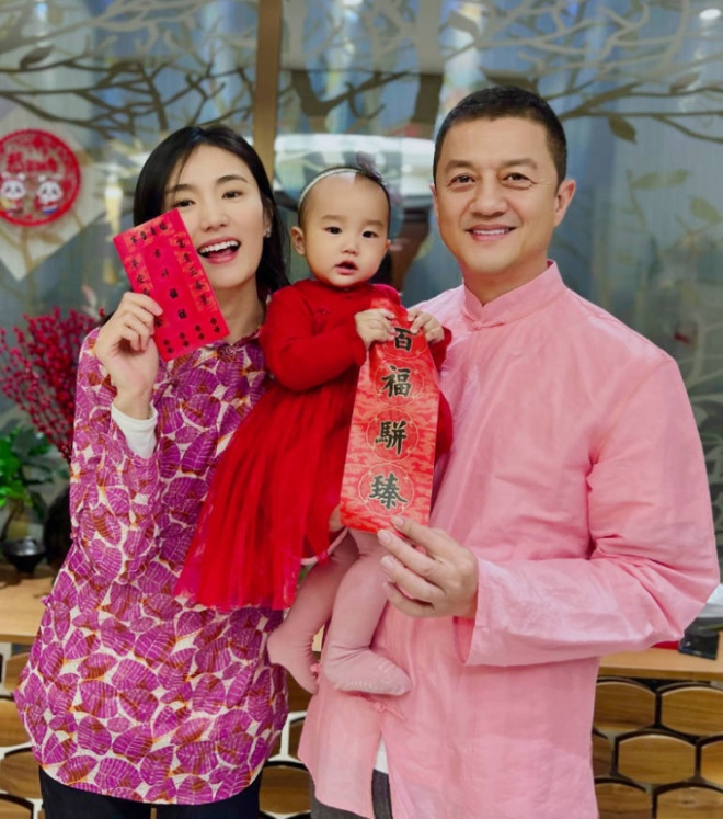 Lý Hạ học trường mẫu giáo trong nước khiến Kim Hỷ không hài lòng.