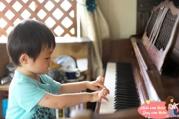 Tiếp xúc với âm nhạc rất có lợi cho sự phát triển của não, qua đó tăng cường khả năng nhận thức.