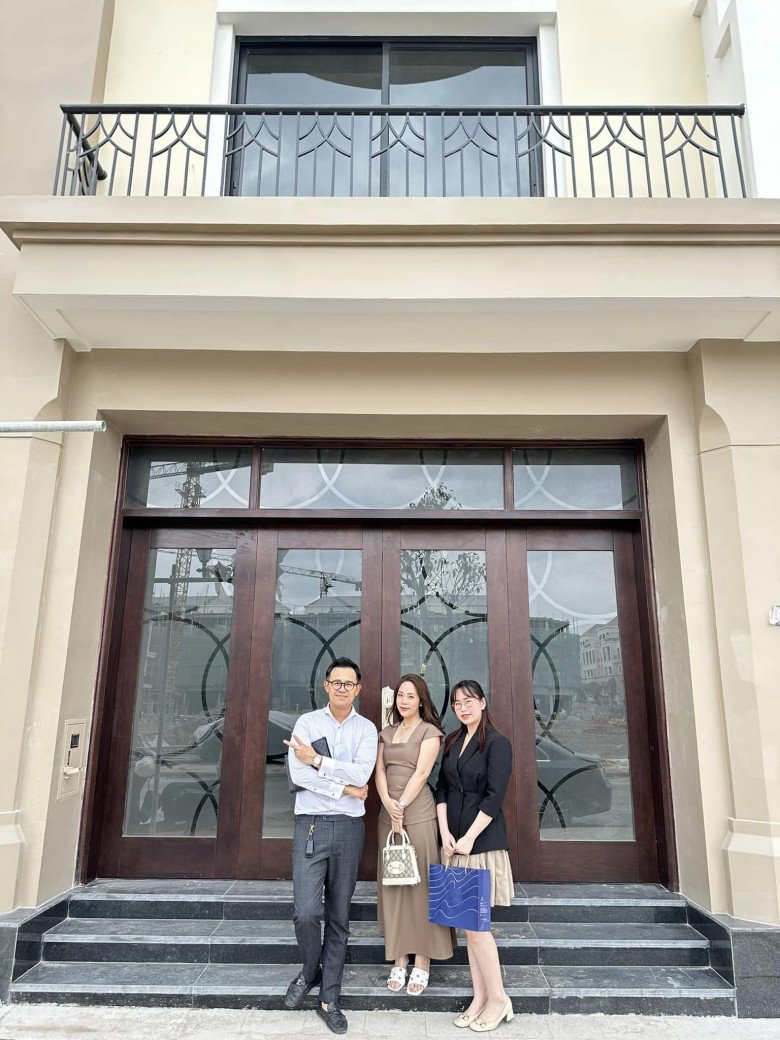 Sao Việt 24h: Con gái Mạc Văn Khoa đội tóc giả xinh yêu hệt búp bê, tóc thật khiến dân mạng ngạc nhiên - 14