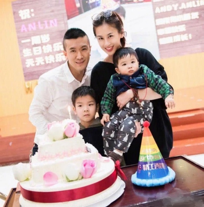 Sinh con cho vị đại gia nổi tiếng, nàng Tuesday có cuộc sống màu hồng.