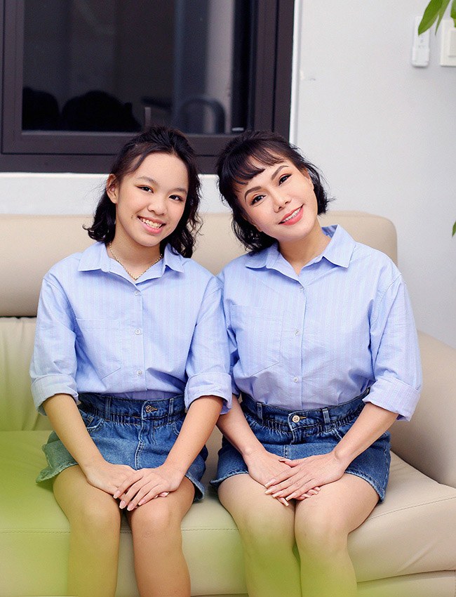 Việt Hương hiếm hoi lộ ảnh đầu trọc bên con gái 14 tuổi, bé cao lớn hơn mẹ, giống 2 chị em - 4