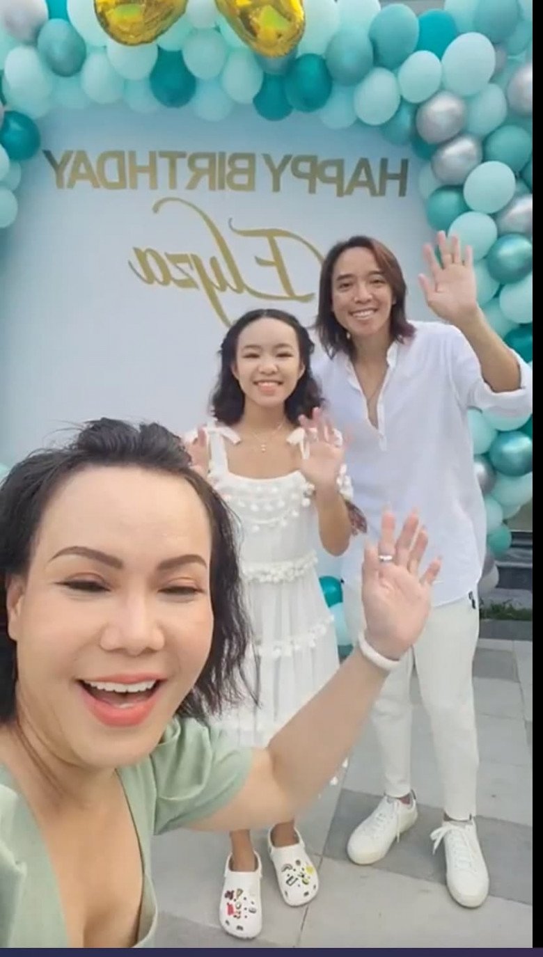 Việt Hương hiếm hoi lộ ảnh đầu trọc bên con gái 14 tuổi, bé cao lớn hơn mẹ, giống 2 chị em - 3