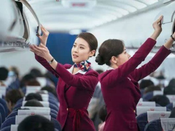 Nghề tiếp viên hàng không ở Việt Nam: Công việc nhiều bạn trẻ mơ ước, mức lương 30-40 triệu đồng/tháng là tin đồn hay sự thật?