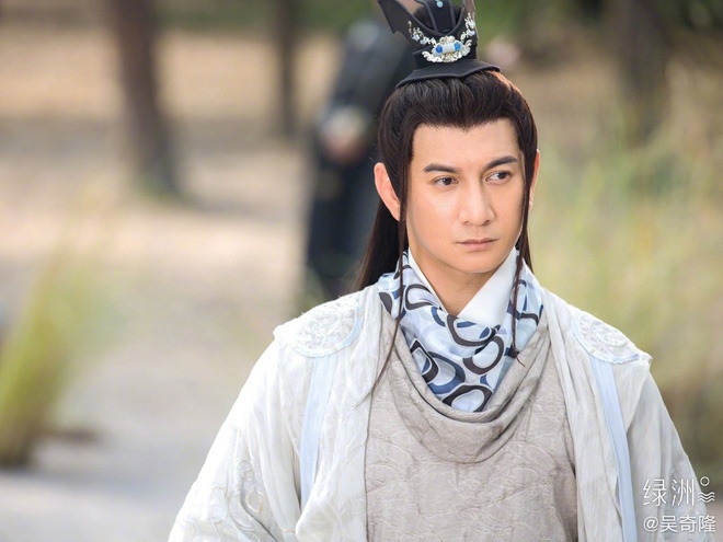 Ngô Kỳ Long giàu có hơn khi phát triển tại Đại lục. 