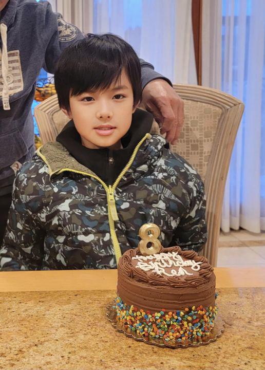 Mẫu nữ Bắc Ninh làm con dâu tỷ phú Hoàng Kiều, ở nhà 750 tỷ nhưng tổ chức sinh nhật con chỉ có chiếc bánh kem nhỏ - 1