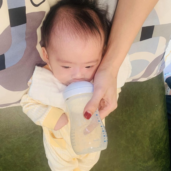 Mẹ bỉm chia sẻ tất tần tật bí quyết tập ti bình cho trẻ theo phương pháp EASY thành công, mẹ yên tâm đi làm - 8