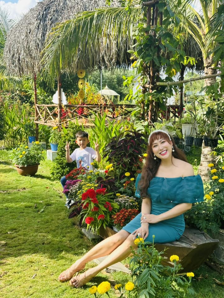 Nữ diễn viên hiện tại có cuộc sống bình an bên con trai.