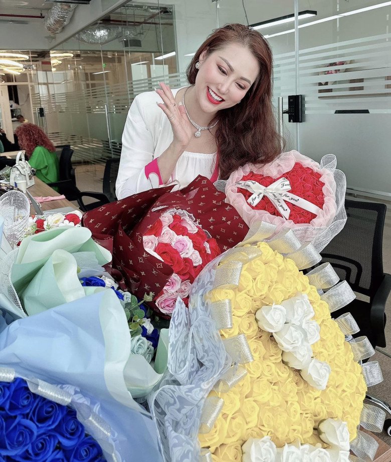 Lịch sử tình trường của cô làm ai nấy phải bất ngờ.