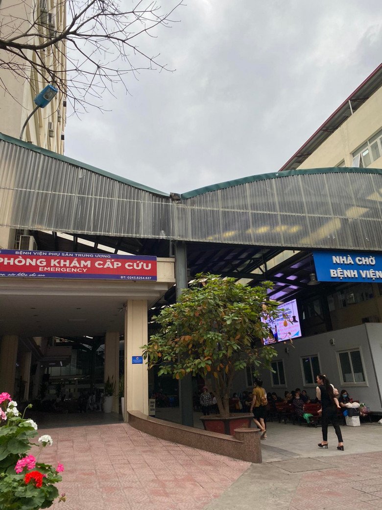1 ngày trước sinh, chị Thúy được chỉ định nằm ở phòng chờ thường, Khoa cấp cứu tầng 7, Tòa BC. (Ảnh: NVCC)