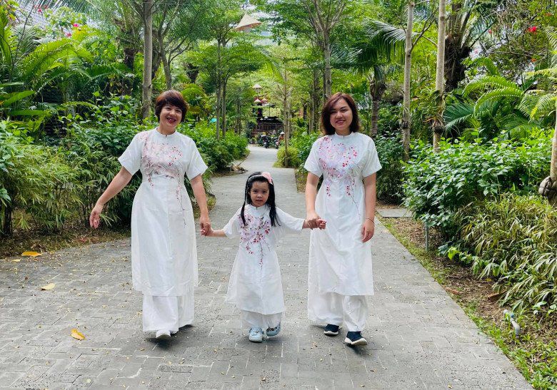 Con gái của MC Diễm Quỳnh rất đáng yêu.