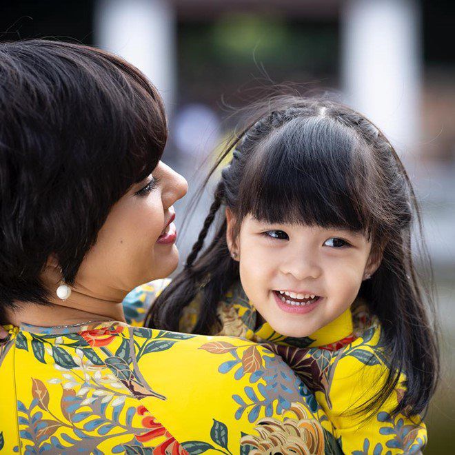 Nhà báo Diễm Quỳnh và con gái thứ 2.