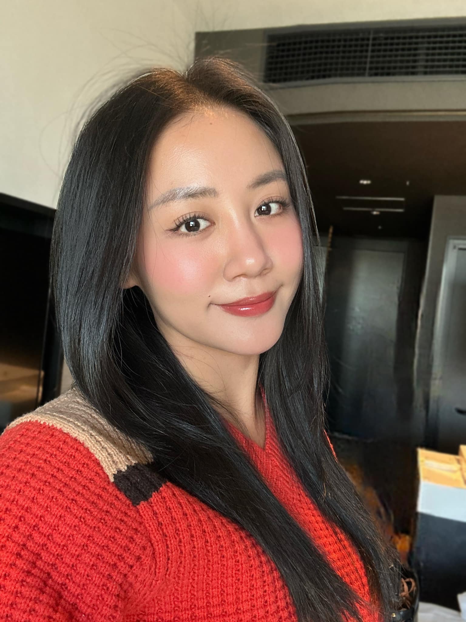 Hiện tại, nữ ca sĩ sống kín tiếng, tập trung cho sự nghiệp ca hát.