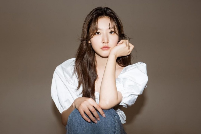 Có nhiều nhân chứng phát hiện ra Kim Sae Ron vẫn đi bar, uống rượu và chơi bời.