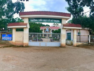 Nhận bóng bay từ người lạ ngoài cổng trường, hàng chục học sinh bị ngộ độc