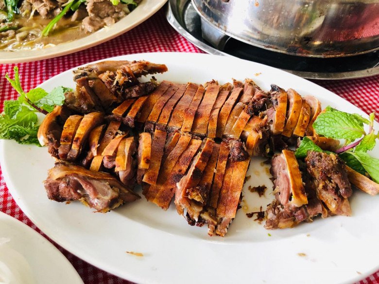 Thị dúi có thể được chế biến thành những món ăn ngon và hấ dẫn như làm thịt dúi nướng, hấp, xào…