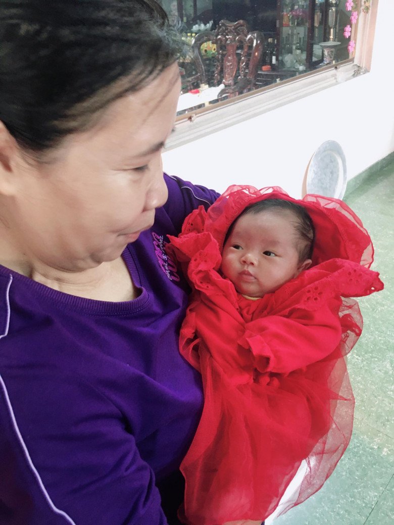 Chân dung mẹ chồng chăm con dâu ở cữ chu đáo, còn hỗ trợ tiền bỉm sữa cho cháu. (Ảnh: NVCC)