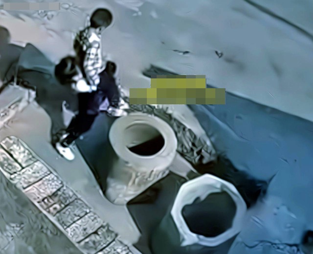 Bé gái 7 tuổi ném bé trai 4 tuổi nhà hàng xóm xuống giếng, nói rằng học theo phim truyền hình - 1