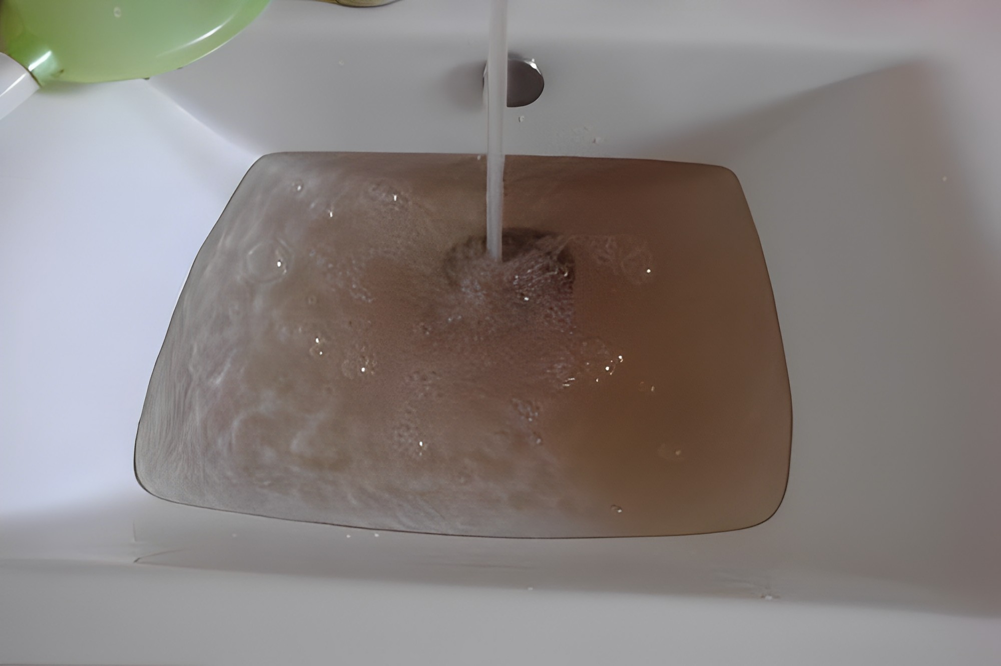 Nhận biết nước máy bị ô nhiễm nhớ 6 dấu hiệu này, nắm được thì nước nhà bạn luôn sạch, an toàn sức khỏe - 8