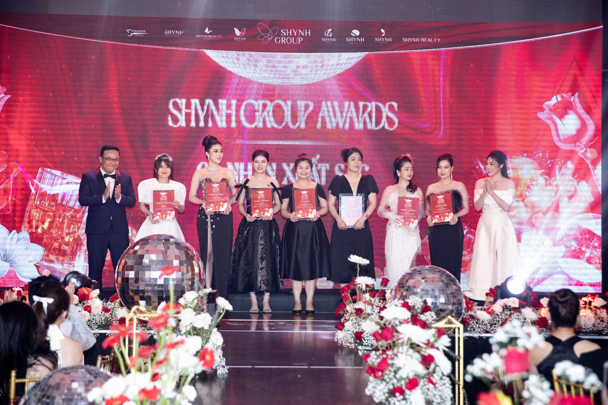 Tập đoàn Shynh Group vinh danh những tập thể và cá nhân xuất sắc trong năm vừa qua