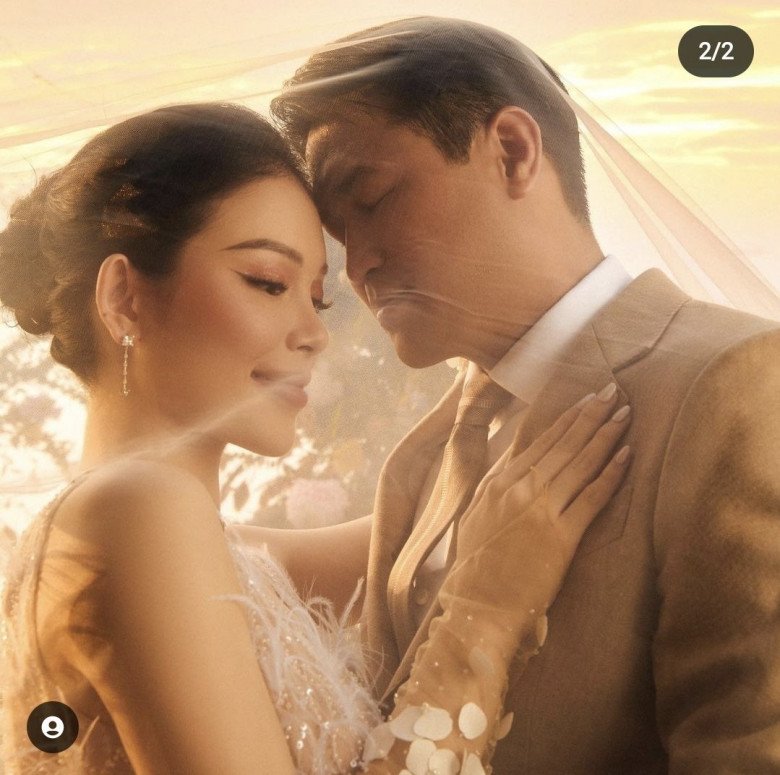 Chiều 23/3, Phillip Nguyễn - Linh Rin chính thức trở thành vợ chồng.