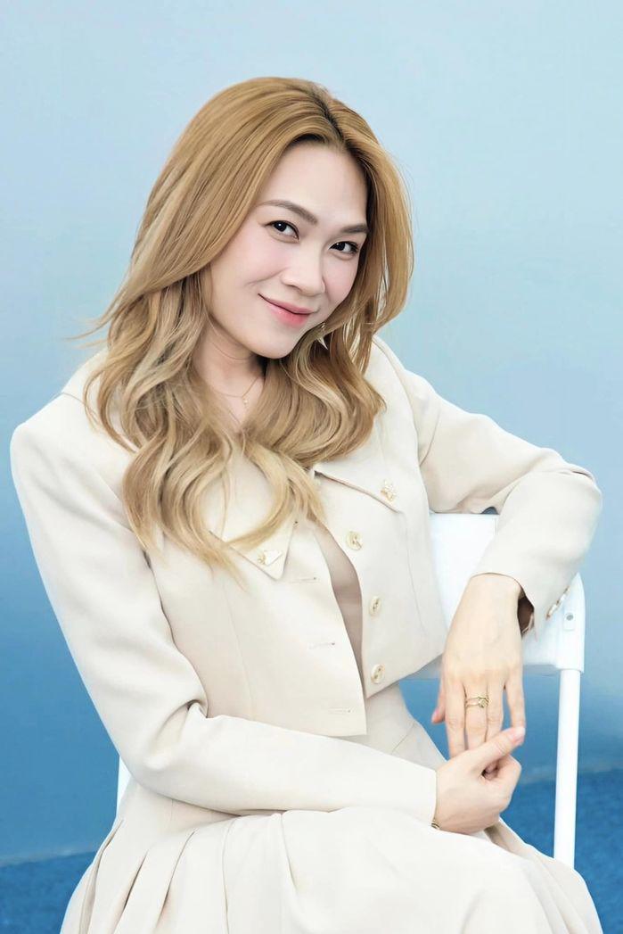 Gần đây, Mỹ Tâm chia sẻ quan điểm: Cái chính là mình phải ý thức mình là người nổi tiếng, mình phải chấp nhận việc phán xét của người khác.