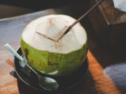 Sức khỏe - Uống nước dừa hàng ngày, người đàn ông giảm 10kg mừng rỡ đến khi đi khám sức khỏe mới nghe tin chấn động