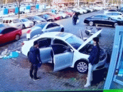 Clip Eva - Clip: Đang đứng nói chuyện, người đàn ông suýt bị cửa kính rơi trúng