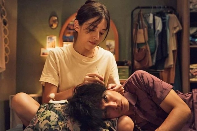 Khưu Trạch và Hứa Vỹ Ninh từng cùng hợp tác mà nảy sinh tình cảm. 