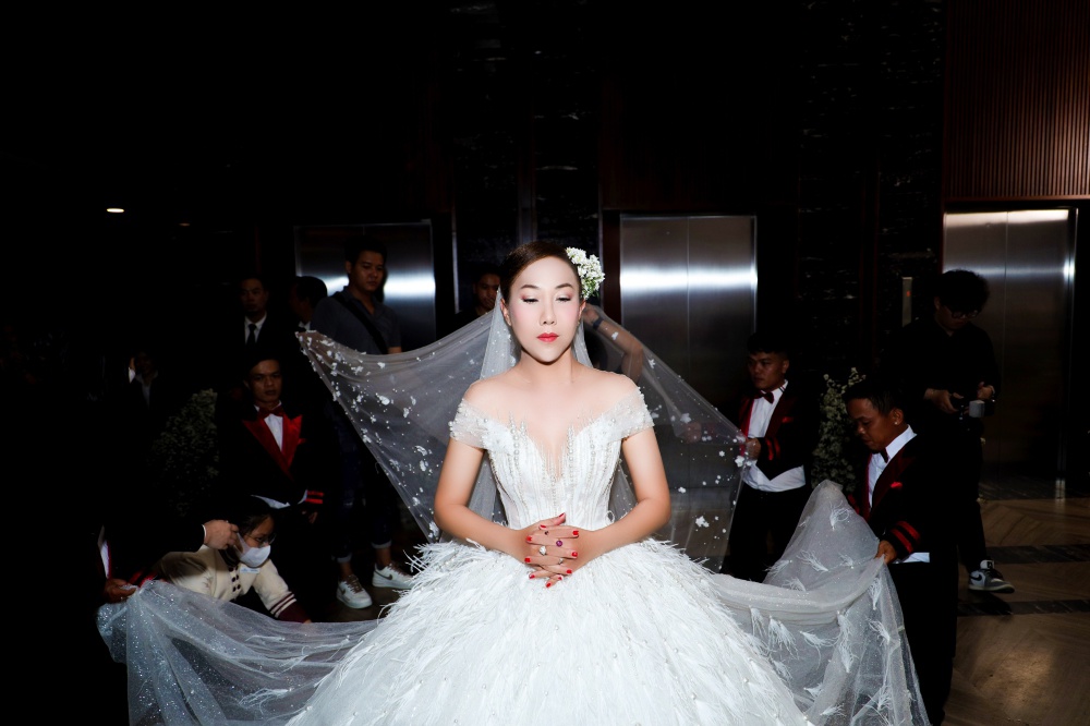 Hôn nhân hợp pháp với những người thuộc cộng đồng LGBT thực sự quá khó. Vậy mà giờ đây cô không chỉ có được tình yêu đẹp như mơ.