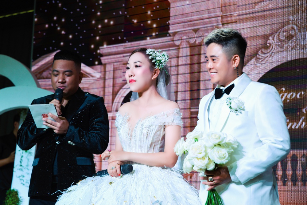 Hiện tại, khi giấc mơ tưởng như hoang đường xa xỉ nhất đã trở thành hiện thực, Ngọc Trần xúc động bởi sự thực có lẽ còn đẹp hơn mơ.