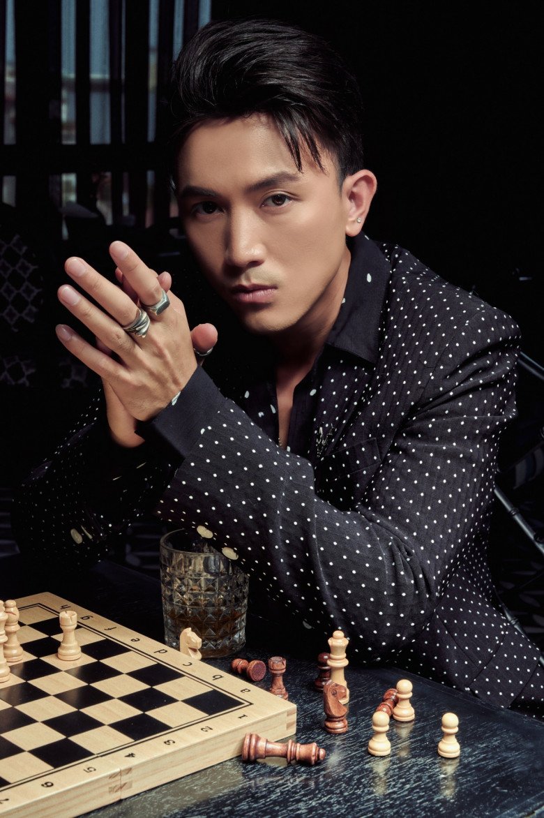 Sau khi ra mắt MV, diễn viên Hoàng Anh Vũ sẽ chính thức đi hát chuyên nghiệp trở lại với nghệ danh Vinny Vũ.