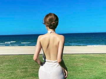 CEO nóng bỏng nhất Vbiz có dáng đẹp như pho tượng, càng có tuổi đường cong càng bén