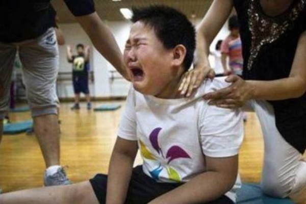 Cậu bé đòi nghỉ học vì bị bạn nói amp;#34;Thằng béoamp;#34;, chuyên gia chỉ cách dạy con đáp trả khi bị amp;#34;Body shamingamp;#34; - 2