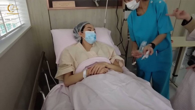 Minh Hằng hạnh phúc khi biết sinh linh bé nhỏ đang lớn lên trong cơ thể mình. 