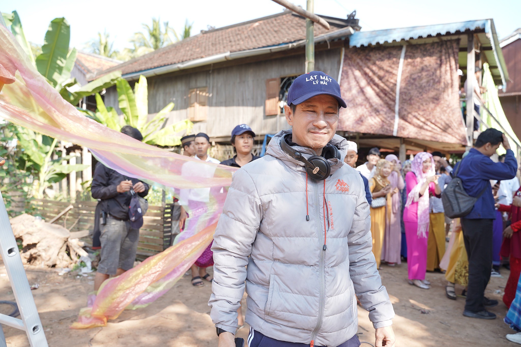 Lý Hải là một trong những nghệ sĩ bị dân mạng réo tên trong vụ đánh bạc ở Vĩnh Phúc vì là ca sĩ kiêm đạo diễn.