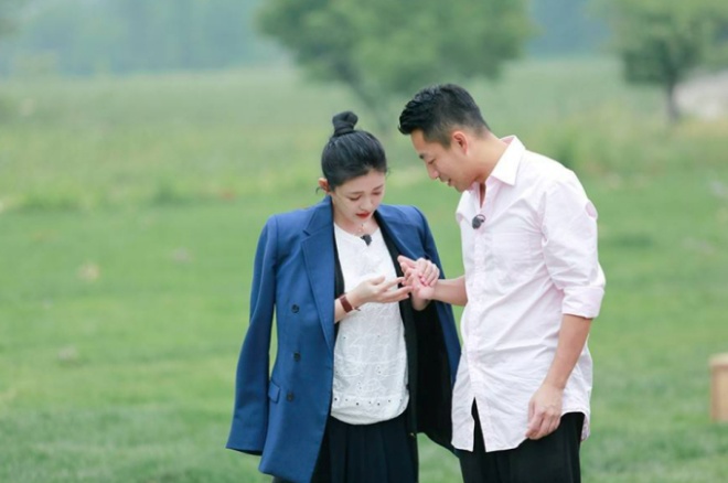 Từ Hy Viên và Uông Tiểu Phi có điều lệ hậu ly hôn.