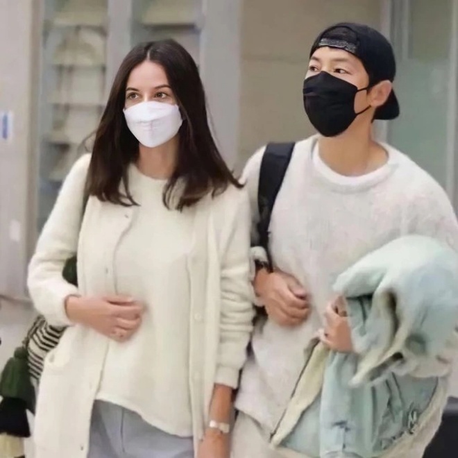 Chuyện Song Joong Ki và Katy công khai bên nhau và chuẩn bị đón con đầu lòng từng gây sốt cả Châu Á.