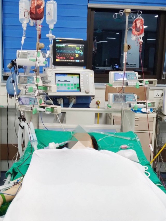Bệnh nhân Đ.T.M.T được truyền máu và chăm sóc đặc biệt sau phẫu thuật tại khoa Gây mê hồi sức