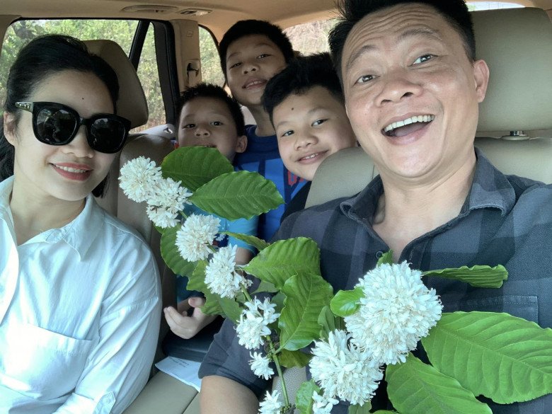 Để gìn giữ hôn nhân, đừng tìm kiếm sự đổi đời, nam MC đông con chia sẻ.