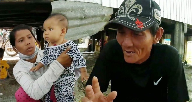 Cặp đôi đũa lệch và đứa con út.